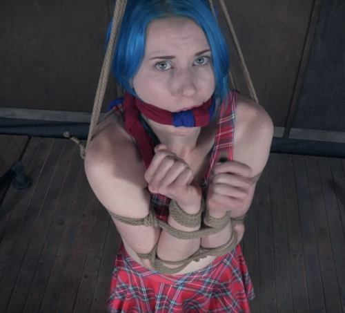 blue-hairs-cute-look-bondage-lux-lives.png